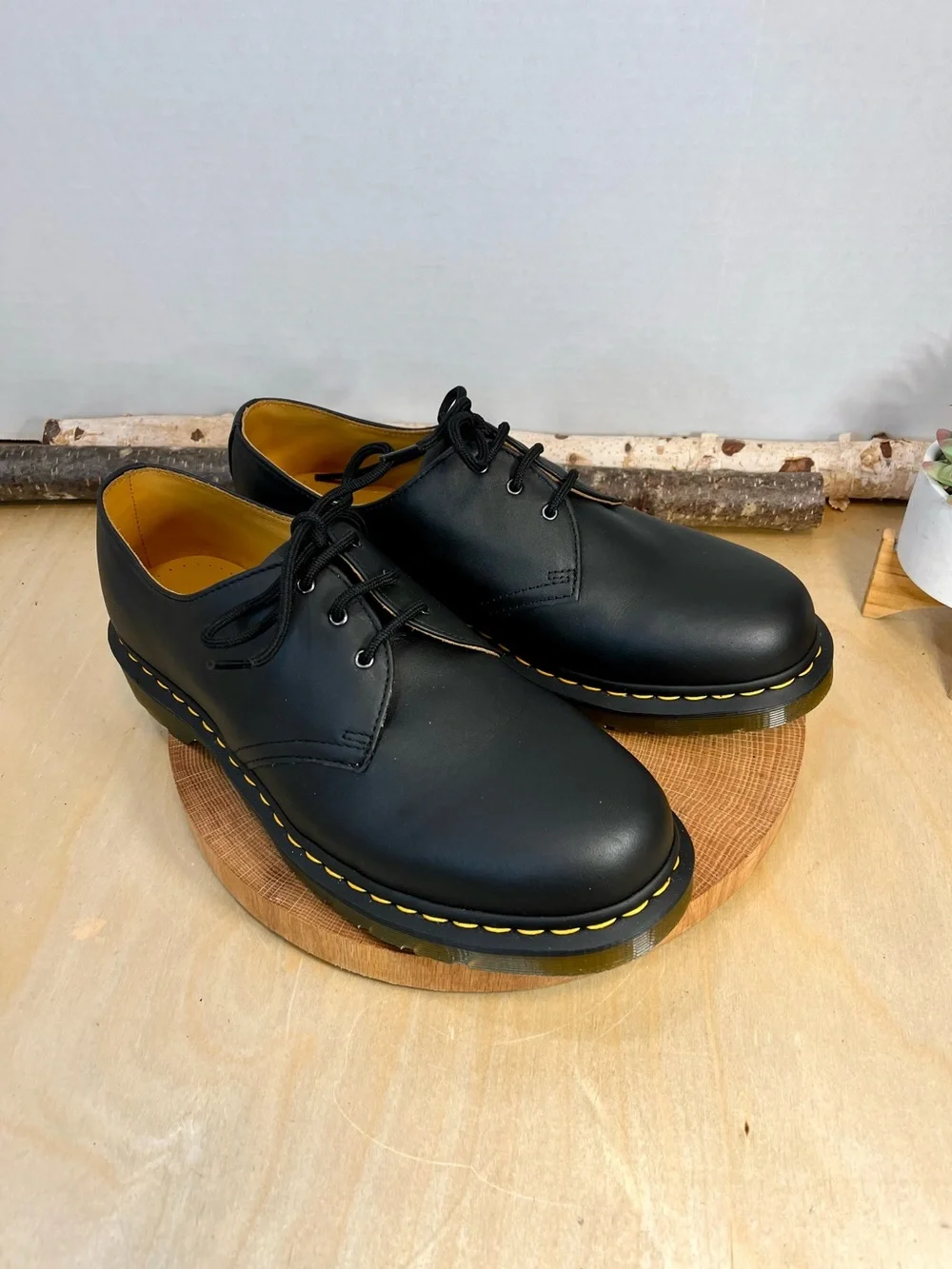 NWOB Dr. Martens 11838 4-Eye Black Leather Oxfords Men's Size 11